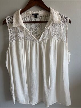 Ann Taylor XL Cream Lace Yoke Sleeveless Blouse Tie Neck Flowy Top